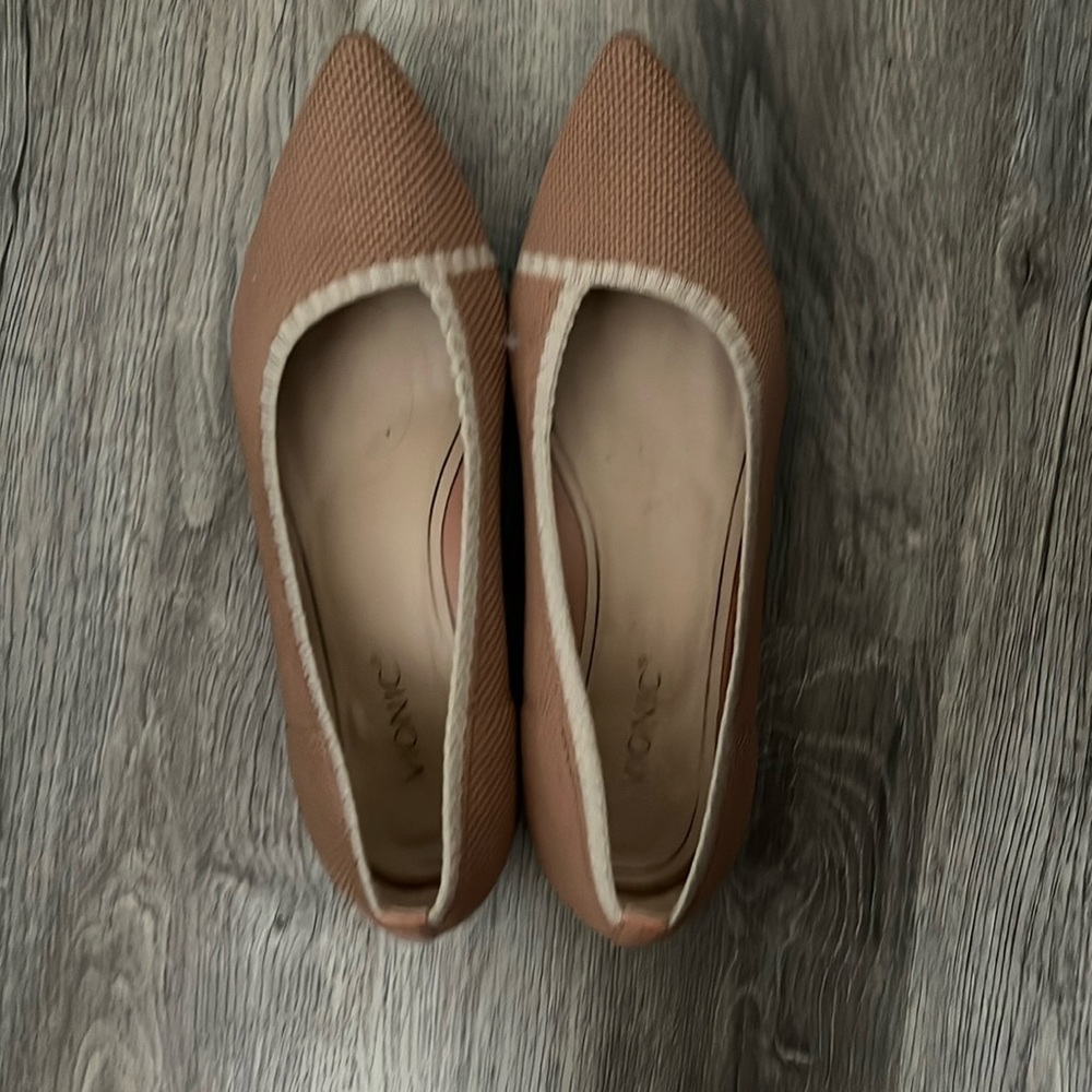 Vionic pointed toe flat